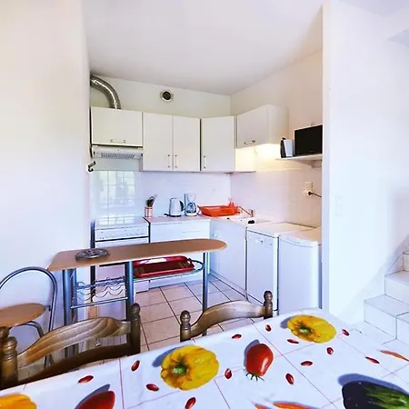Avec Terrasses, Au Coeur Du Village Apartamento Najac